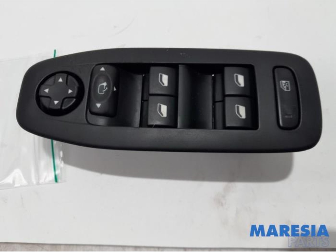 Peugeot - 2008 - Multi-functional window switch