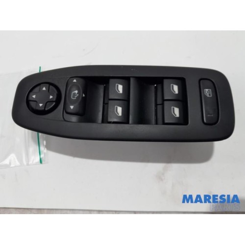 Peugeot - 2008 - Kombischalter Fenster