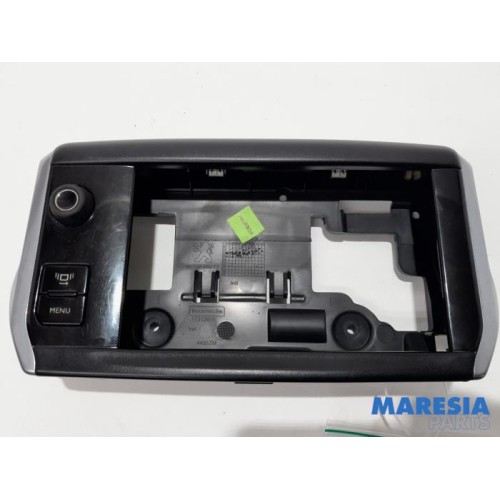 Peugeot - 2008 - Regelunit Multi Media
