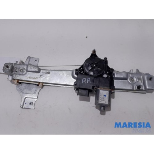 Peugeot - 2008 - Rear door window mechanism 4-door, right