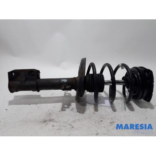 Renault - Grand Scenic - Front shock absorber rod, right