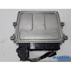Renault - Clio - Engine management computer