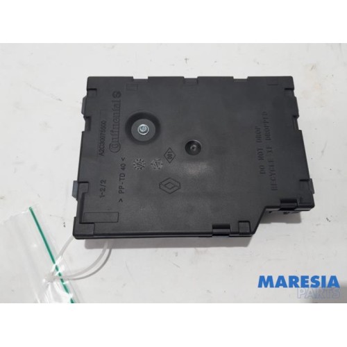 Renault - Clio - Card reader (lock)