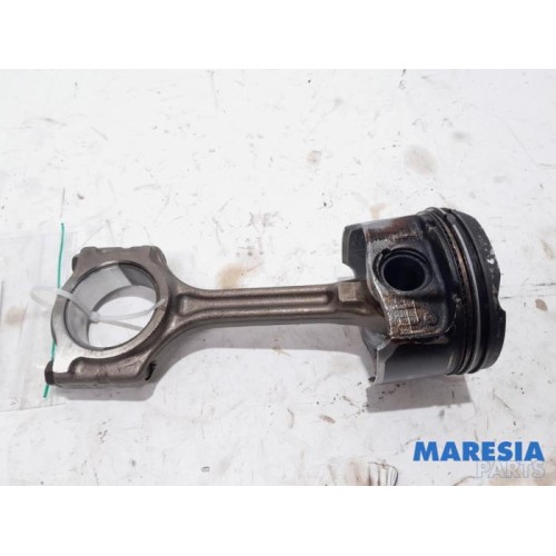Renault - Captur - Piston