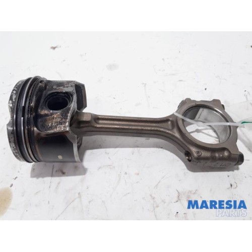 Renault - Captur - Piston