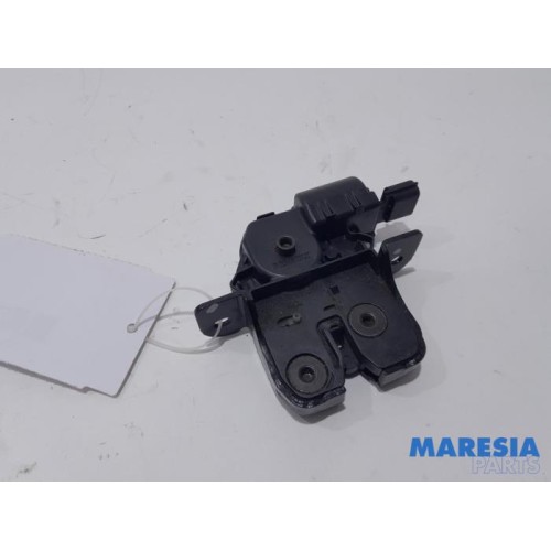 Renault - Grand Scenic - Tailgate lock mechanism