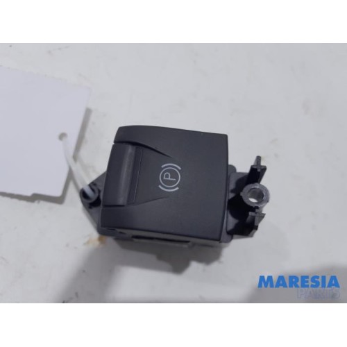 Renault - Grand Scenic - Parking brake switch