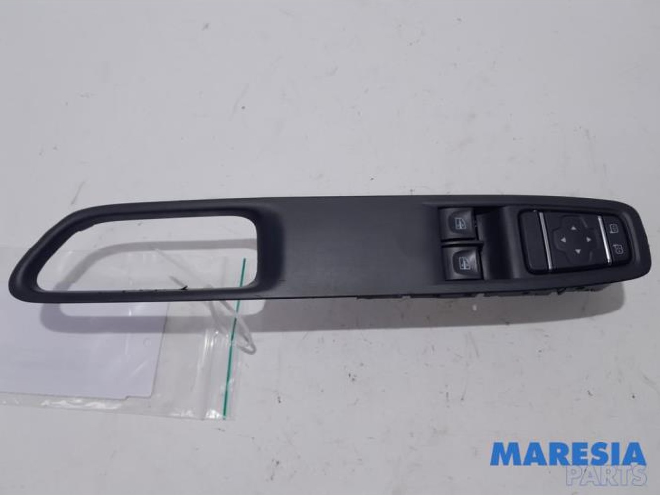 Renault - Clio - Multi-functional window switch