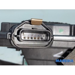 Renault - Clio - Front door lock mechanism 4-door, right