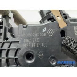 Renault - Clio - Front door lock mechanism 4-door, right