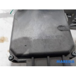 Renault - Clio - Steering column housing