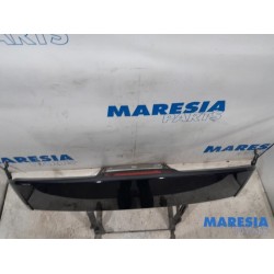 Renault - Captur - Spoiler tailgate