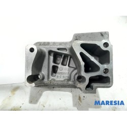 Alfa Romeo - Mito - Engine mount