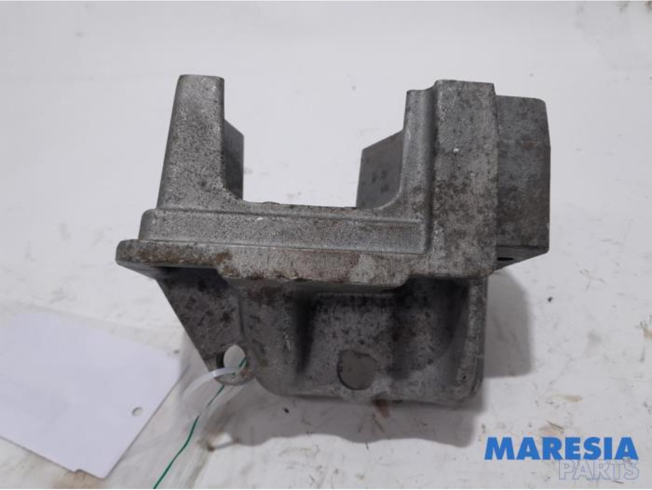 Alfa Romeo - Mito - Engine mount