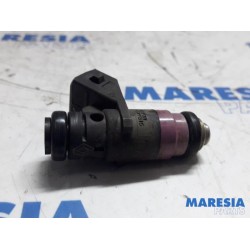 Renault - Clio - Injector (petrol injection)