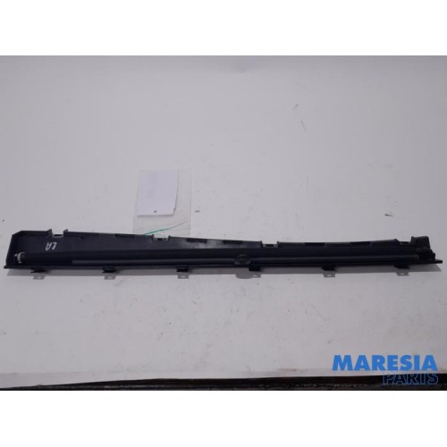 Renault - Grand Scenic - Left blind