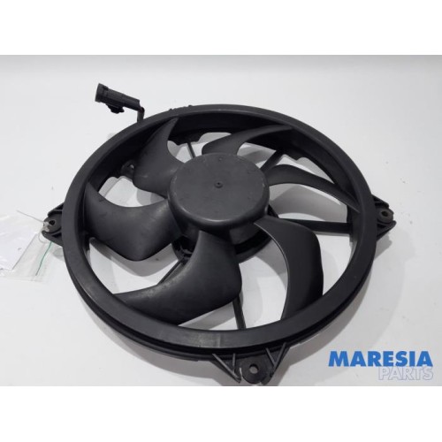 Citroen - C4 Grand Picasso - Fan motor