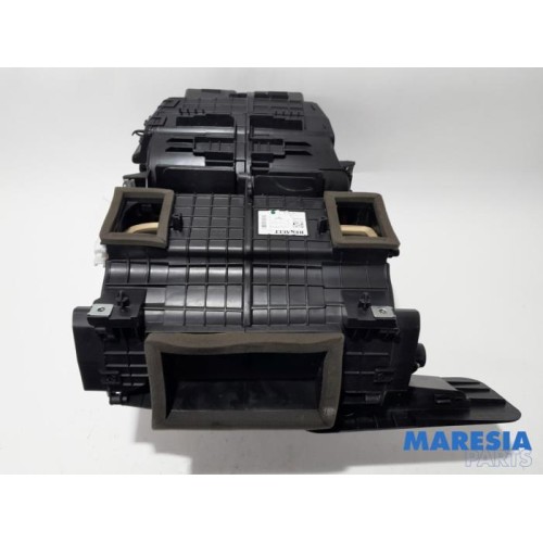 Renault - Clio - Heater housing