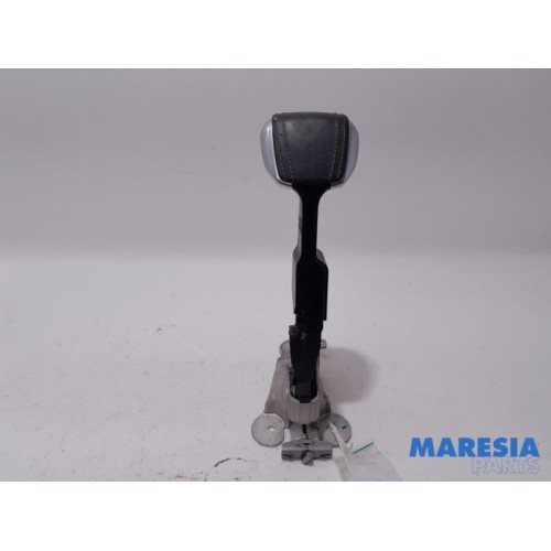 Peugeot - 2008 - Parking brake mechanism
