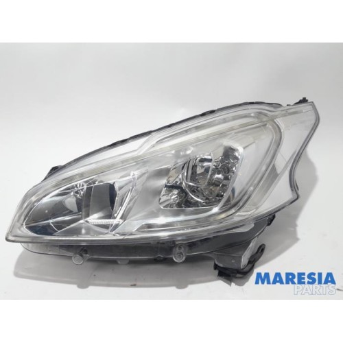 Peugeot - 208 - Koplamp links