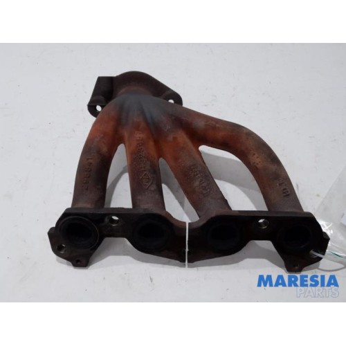 Renault - Clio - Exhaust manifold