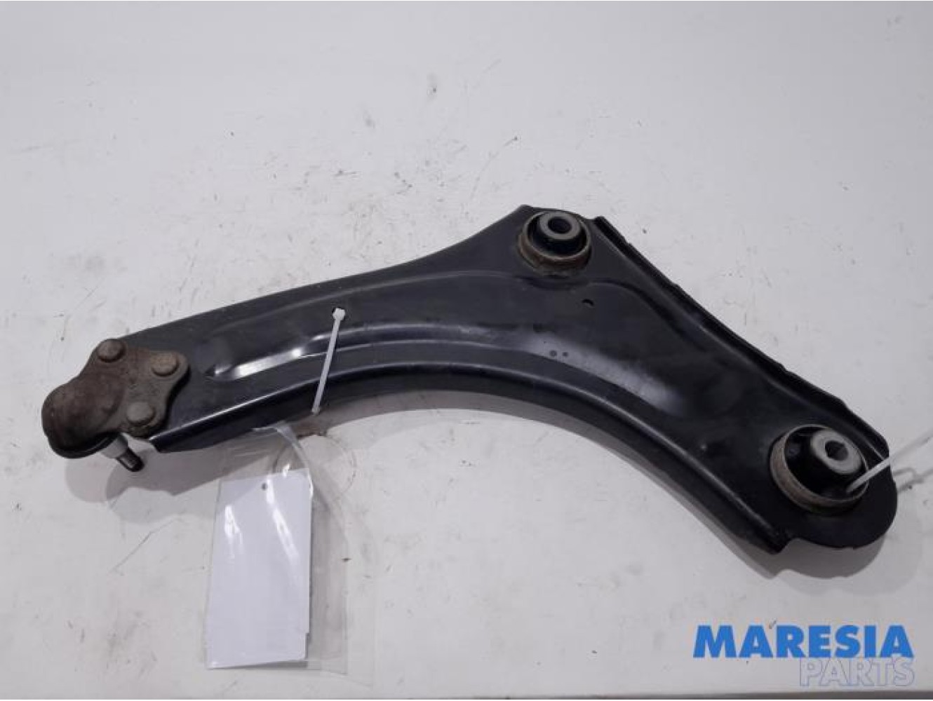 Renault - Megane - Front lower wishbone, right