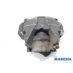 Renault - Megane - Front brake calliper, right
