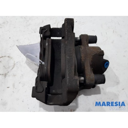 Renault - Megane - Front brake calliper, right