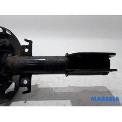 Renault - Megane - Front shock absorber rod, right