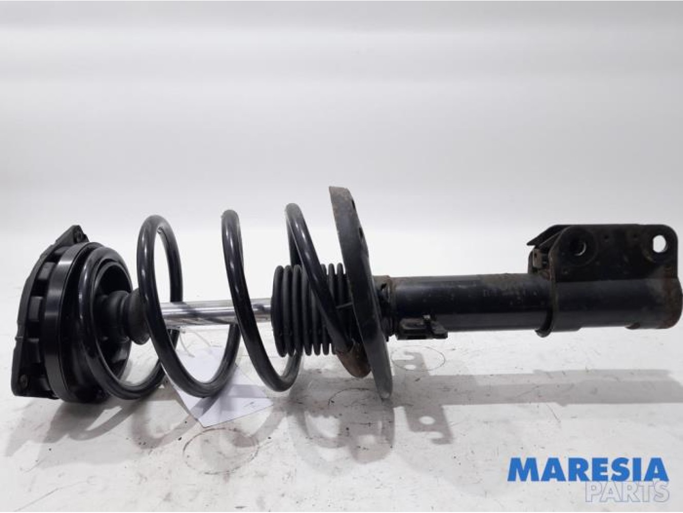 Renault - Megane - Front shock absorber rod, right