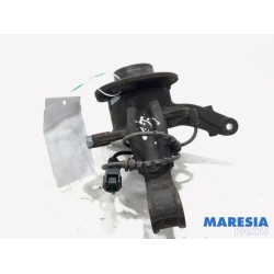 Renault - Megane - Knuckle, front right