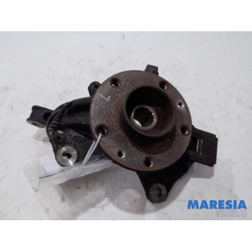 Renault - Megane - Fusee links-voor