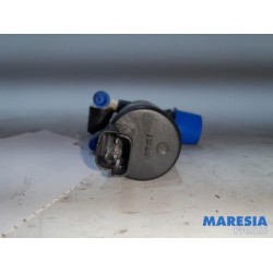 Renault - Megane - Scheibensprüherpumpe vorne