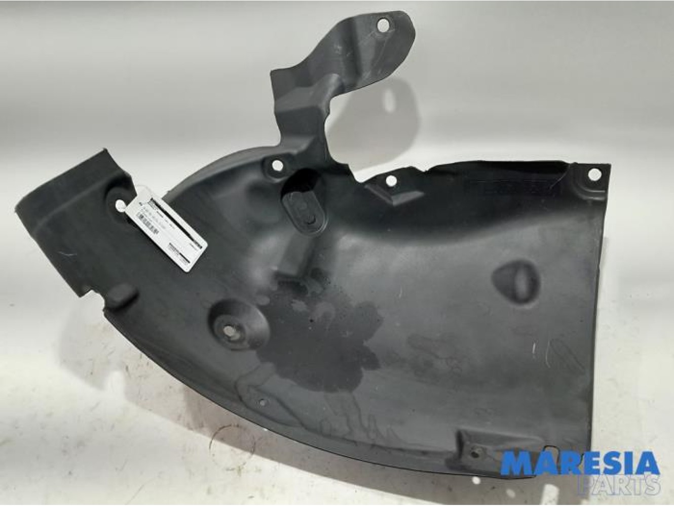 Renault - Megane - Wheel arch liner