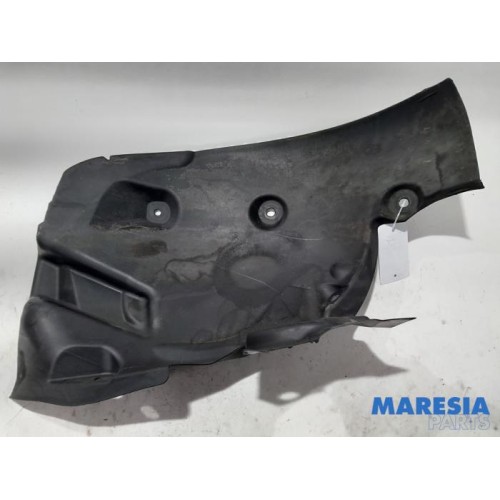 Renault - Megane - Wheel arch liner