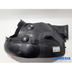 Renault - Clio - Wheel arch liner