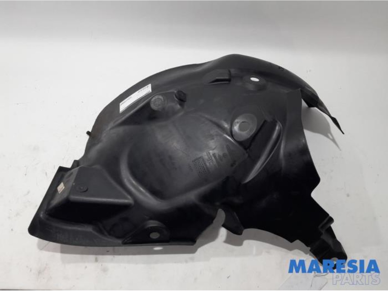 Renault - Clio - Wheel arch liner