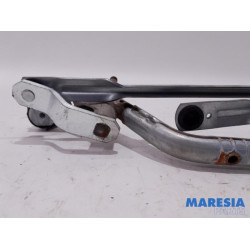 Renault - Clio - Wiper mechanism