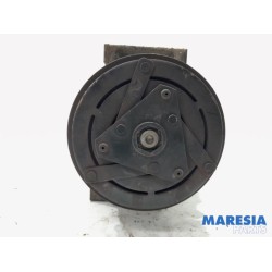 Renault - Clio - Air conditioning pump