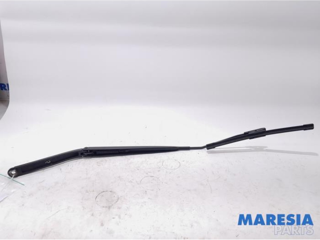 Renault - Clio - Front wiper arm