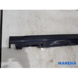 Peugeot - 208 - Zijskirt links