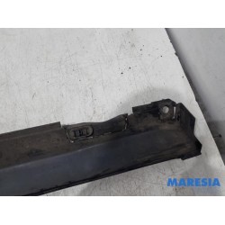Peugeot - 208 - Zijskirt links
