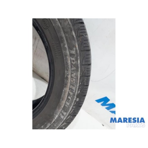 Renault - Trafic - Tyre