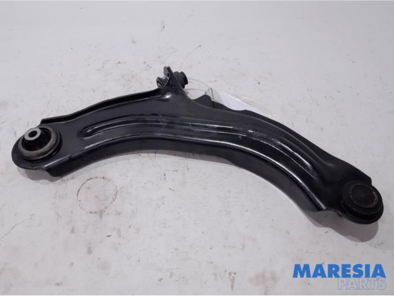 Renault - Clio - Front lower wishbone, left