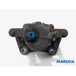 Renault - Clio - Front brake calliper, right