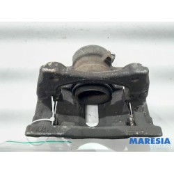 Renault - Clio - Front brake calliper, right