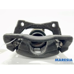 Renault - Clio - Front brake calliper, right