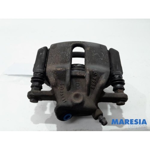 Renault - Clio - Front brake calliper, right
