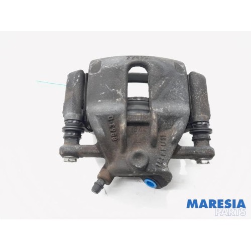 Renault - Clio - Front brake calliper, left