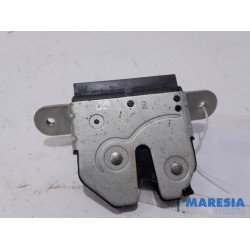 Fiat - 500 - Tailgate lock mechanism